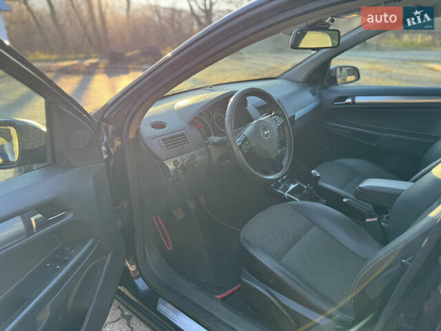 Чорний Опель Астра, об'ємом двигуна 1.8 л та пробігом 270 тис. км за 5600 $, фото 12 на Automoto.ua