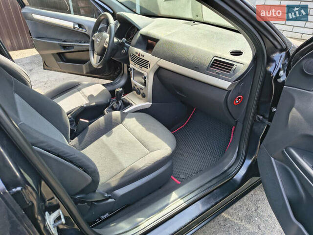 Чорний Опель Астра, об'ємом двигуна 1.91 л та пробігом 369 тис. км за 3600 $, фото 8 на Automoto.ua