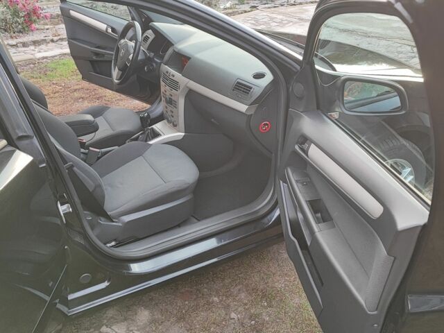 Чорний Опель Астра, об'ємом двигуна 1.8 л та пробігом 202 тис. км за 5500 $, фото 5 на Automoto.ua