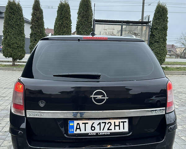 Черный Опель Астра, объемом двигателя 1.69 л и пробегом 328 тыс. км за 4500 $, фото 3 на Automoto.ua