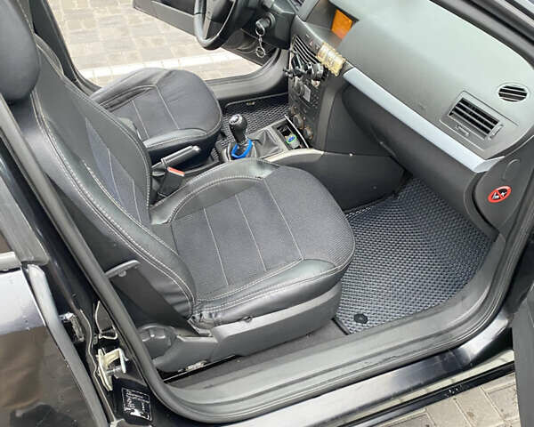 Чорний Опель Астра, об'ємом двигуна 1.25 л та пробігом 202 тис. км за 4500 $, фото 12 на Automoto.ua