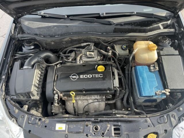 Черный Опель Астра, объемом двигателя 1.6 л и пробегом 239 тыс. км за 5350 $, фото 14 на Automoto.ua