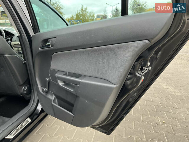 Черный Опель Астра, объемом двигателя 1.6 л и пробегом 223 тыс. км за 5750 $, фото 31 на Automoto.ua