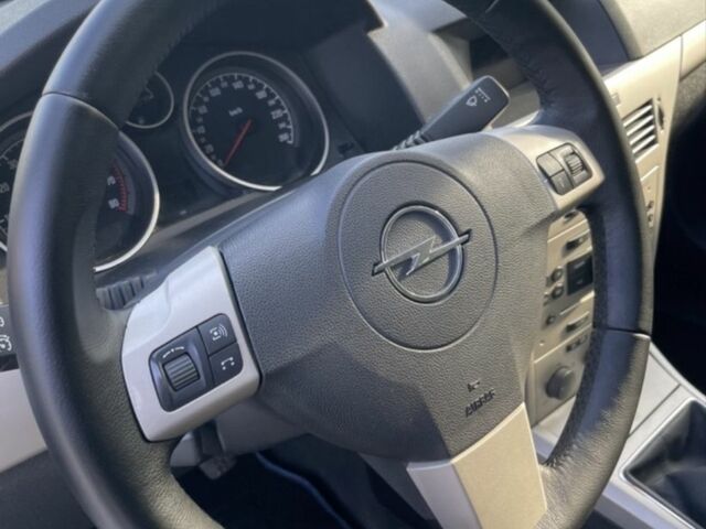 Чорний Опель Астра, об'ємом двигуна 1.6 л та пробігом 200 тис. км за 5900 $, фото 18 на Automoto.ua