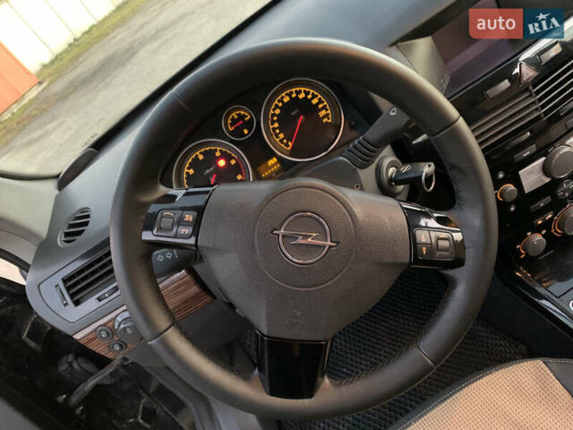 Черный Опель Астра, объемом двигателя 1.91 л и пробегом 286 тыс. км за 5550 $, фото 67 на Automoto.ua