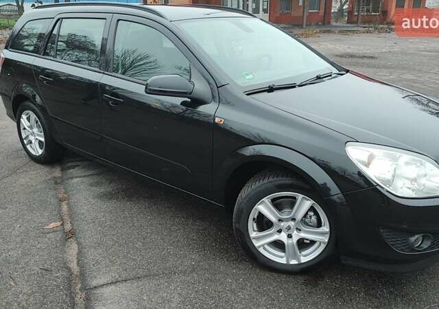 Черный Опель Астра, объемом двигателя 1.82 л и пробегом 204 тыс. км за 5950 $, фото 5 на Automoto.ua