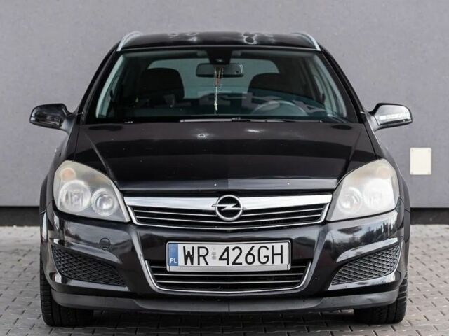 Черный Опель Астра, объемом двигателя 1.9 л и пробегом 300 тыс. км за 2650 $, фото 2 на Automoto.ua