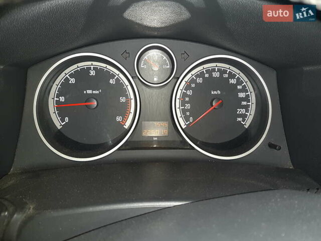 Черный Опель Астра, объемом двигателя 1.7 л и пробегом 230 тыс. км за 6200 $, фото 3 на Automoto.ua