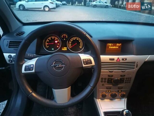 Чорний Опель Астра, об'ємом двигуна 1.6 л та пробігом 245 тис. км за 4950 $, фото 7 на Automoto.ua