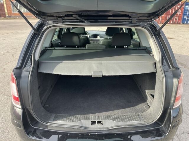 Черный Опель Астра, объемом двигателя 1.6 л и пробегом 239 тыс. км за 5350 $, фото 8 на Automoto.ua