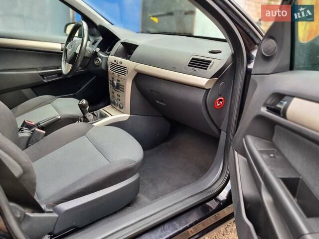 Опель Астра 2007 в Житомире на Automoto.ua Черный Опель Астра, объемом двигателя 1.9 л и пробегом 233 тыс. км за 4950 $, фото 38 на Automoto.ua