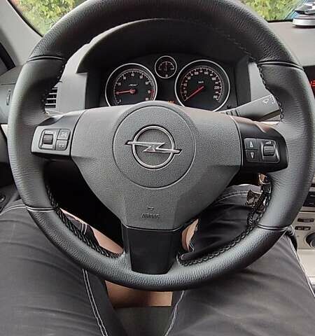 Чорний Опель Астра, об'ємом двигуна 1.6 л та пробігом 256 тис. км за 5200 $, фото 1 на Automoto.ua