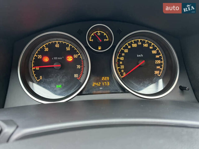 Чорний Опель Астра, об'ємом двигуна 1.6 л та пробігом 243 тис. км за 4750 $, фото 13 на Automoto.ua