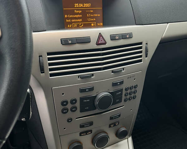 Чорний Опель Астра, об'ємом двигуна 1.6 л та пробігом 243 тис. км за 4750 $, фото 18 на Automoto.ua