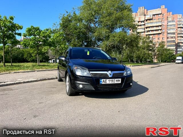 Черный Опель Астра, объемом двигателя 1.6 л и пробегом 250 тыс. км за 4900 $, фото 1 на Automoto.ua