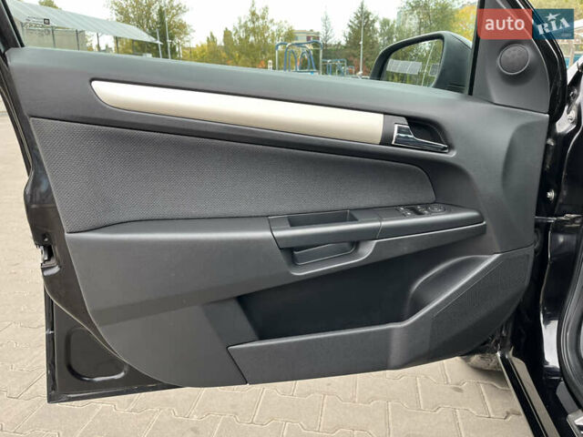 Черный Опель Астра, объемом двигателя 1.6 л и пробегом 223 тыс. км за 5750 $, фото 21 на Automoto.ua