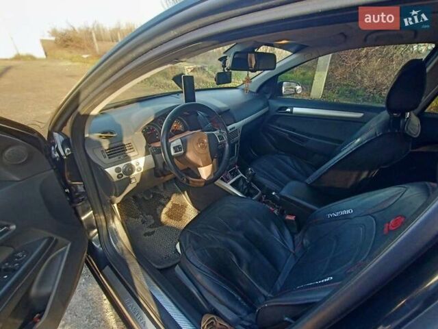 Черный Опель Астра, объемом двигателя 1.6 л и пробегом 290 тыс. км за 6200 $, фото 2 на Automoto.ua