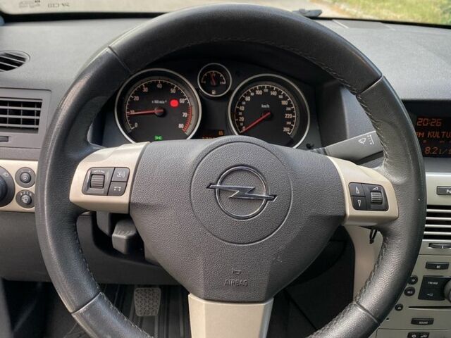 Чорний Опель Астра, об'ємом двигуна 0 л та пробігом 230 тис. км за 5499 $, фото 12 на Automoto.ua