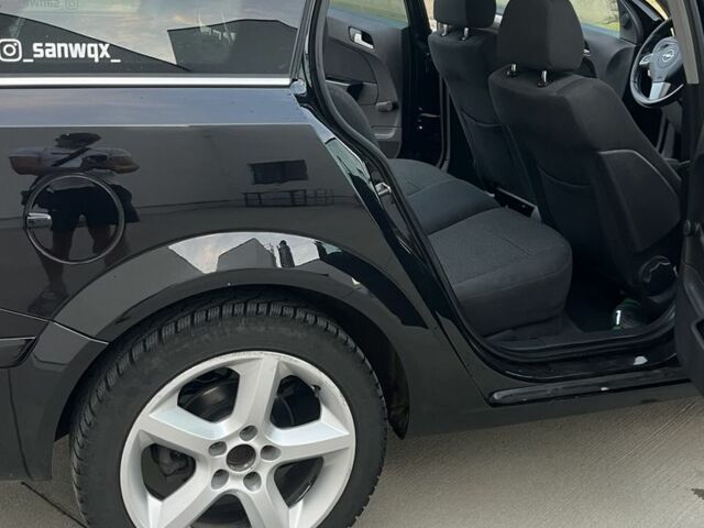 Черный Опель Астра, объемом двигателя 1.9 л и пробегом 270 тыс. км за 5200 $, фото 15 на Automoto.ua