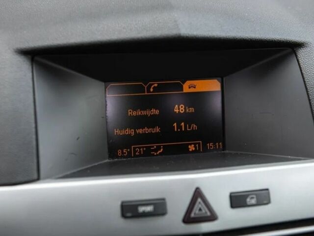 Черный Опель Астра, объемом двигателя 1.9 л и пробегом 300 тыс. км за 2650 $, фото 13 на Automoto.ua