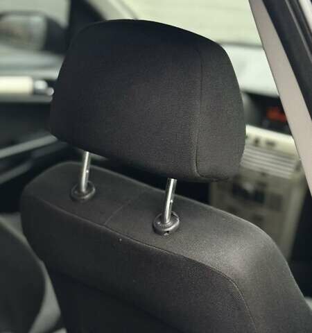 Чорний Опель Астра, об'ємом двигуна 1.6 л та пробігом 280 тис. км за 4600 $, фото 6 на Automoto.ua