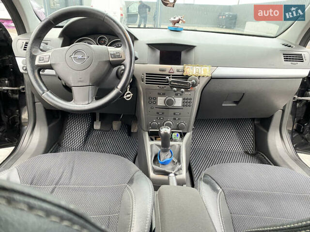 Чорний Опель Астра, об'ємом двигуна 1.25 л та пробігом 202 тис. км за 4500 $, фото 17 на Automoto.ua