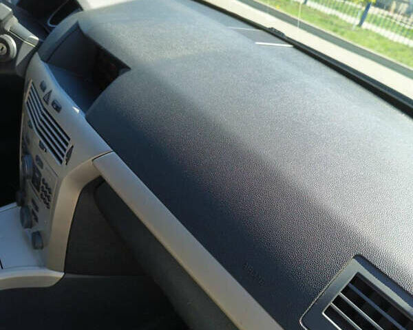 Черный Опель Астра, объемом двигателя 0 л и пробегом 230 тыс. км за 4850 $, фото 8 на Automoto.ua