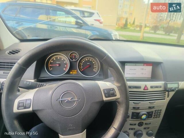 Черный Опель Астра, объемом двигателя 1.6 л и пробегом 281 тыс. км за 5150 $, фото 6 на Automoto.ua