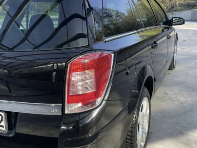 Чорний Опель Астра, об'ємом двигуна 1.6 л та пробігом 200 тис. км за 5900 $, фото 5 на Automoto.ua