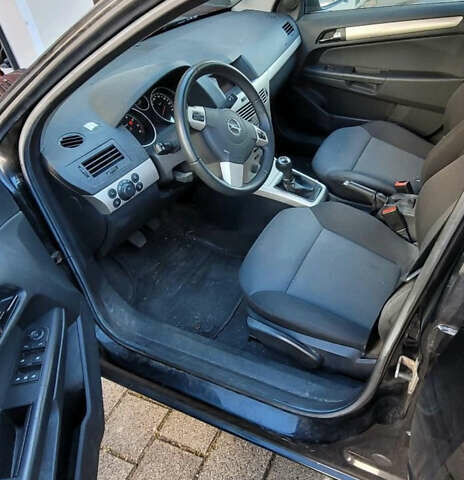 Чорний Опель Астра, об'ємом двигуна 1.6 л та пробігом 220 тис. км за 4400 $, фото 5 на Automoto.ua