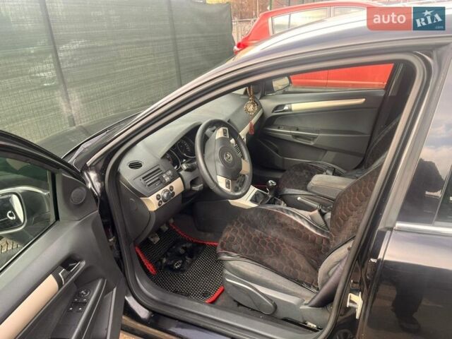 Черный Опель Астра, объемом двигателя 1.3 л и пробегом 350 тыс. км за 4700 $, фото 6 на Automoto.ua