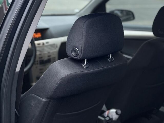 Чорний Опель Астра, об'ємом двигуна 1.6 л та пробігом 280 тис. км за 4999 $, фото 6 на Automoto.ua