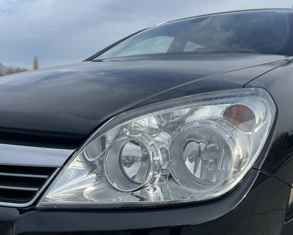 Черный Опель Астра, объемом двигателя 1.6 л и пробегом 239 тыс. км за 5350 $, фото 13 на Automoto.ua