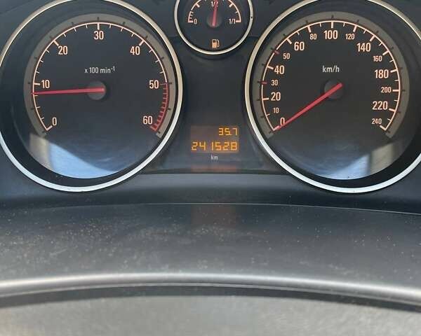 Черный Опель Астра, объемом двигателя 1.91 л и пробегом 242 тыс. км за 4500 $, фото 13 на Automoto.ua