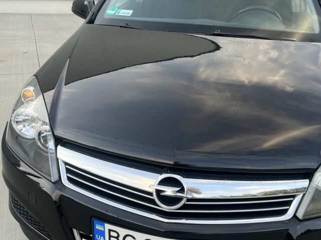 Черный Опель Астра, объемом двигателя 1.9 л и пробегом 270 тыс. км за 5200 $, фото 7 на Automoto.ua