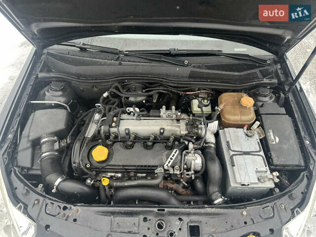 Черный Опель Астра, объемом двигателя 1.9 л и пробегом 370 тыс. км за 4250 $, фото 15 на Automoto.ua