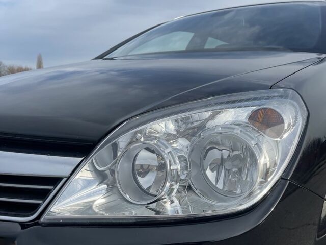 Черный Опель Астра, объемом двигателя 1.6 л и пробегом 239 тыс. км за 5350 $, фото 13 на Automoto.ua