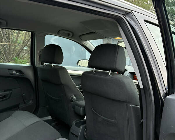 Черный Опель Астра, объемом двигателя 1.6 л и пробегом 208 тыс. км за 5600 $, фото 33 на Automoto.ua