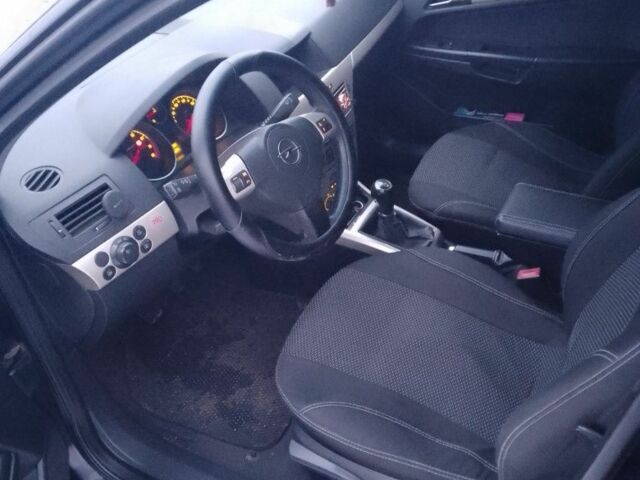 Чорний Опель Астра, об'ємом двигуна 1.6 л та пробігом 220 тис. км за 4731 $, фото 1 на Automoto.ua