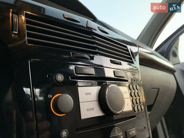 Черный Опель Астра, объемом двигателя 1.91 л и пробегом 286 тыс. км за 5550 $, фото 73 на Automoto.ua