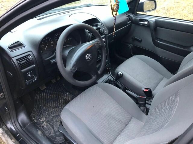 Черный Опель Астра, объемом двигателя 0 л и пробегом 164 тыс. км за 3200 $, фото 1 на Automoto.ua