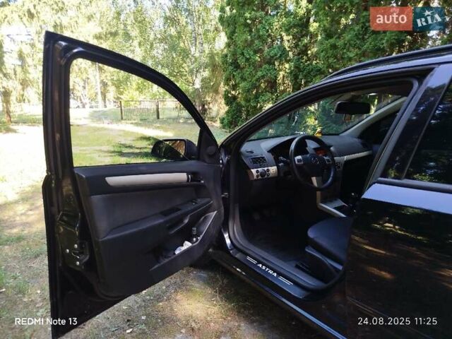 Черный Опель Астра, объемом двигателя 1.6 л и пробегом 228 тыс. км за 5800 $, фото 2 на Automoto.ua