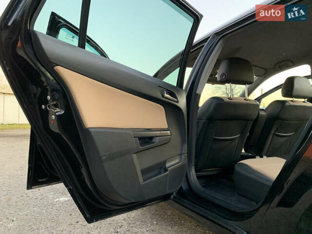 Черный Опель Астра, объемом двигателя 1.91 л и пробегом 286 тыс. км за 5550 $, фото 58 на Automoto.ua