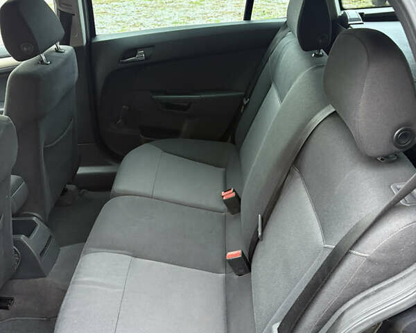 Черный Опель Астра, объемом двигателя 1.6 л и пробегом 208 тыс. км за 5600 $, фото 24 на Automoto.ua