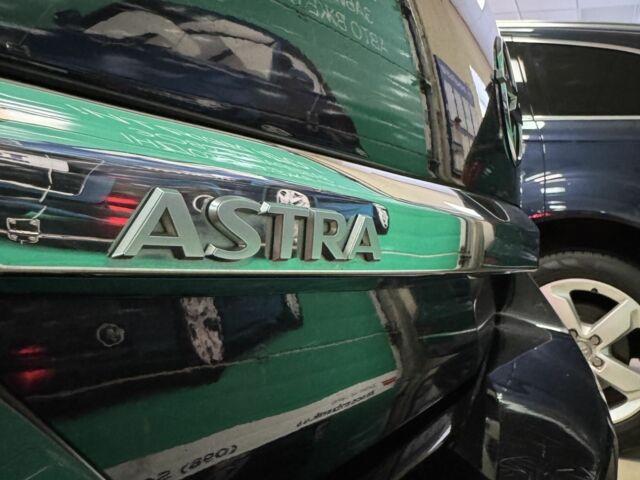 Черный Опель Астра, объемом двигателя 0 л и пробегом 219 тыс. км за 5900 $, фото 1 на Automoto.ua