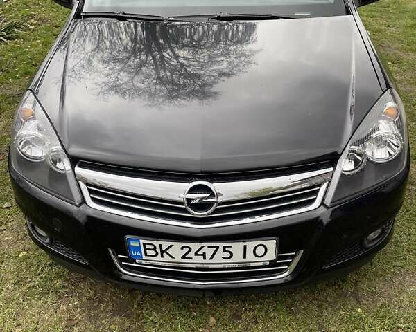 Черный Опель Астра, объемом двигателя 1.6 л и пробегом 272 тыс. км за 5100 $, фото 3 на Automoto.ua