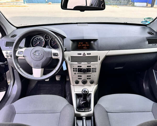 Чорний Опель Астра, об'ємом двигуна 1.6 л та пробігом 234 тис. км за 5600 $, фото 7 на Automoto.ua