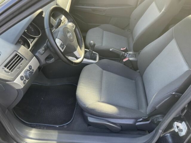 Чорний Опель Астра, об'ємом двигуна 1.6 л та пробігом 200 тис. км за 5900 $, фото 17 на Automoto.ua