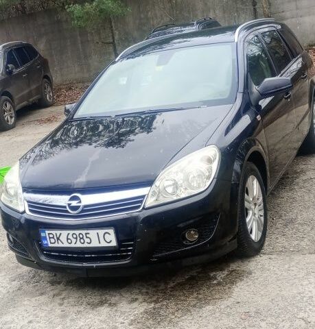 Черный Опель Астра, объемом двигателя 1.9 л и пробегом 248 тыс. км за 5100 $, фото 1 на Automoto.ua