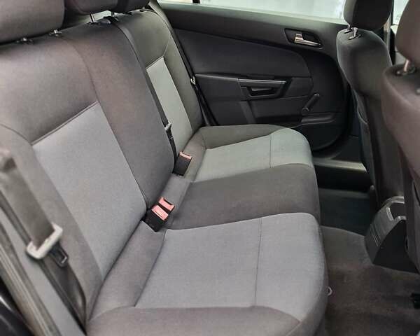 Опель Астра 2007 в Житомире на Automoto.ua Черный Опель Астра, объемом двигателя 1.9 л и пробегом 233 тыс. км за 4950 $, фото 37 на Automoto.ua